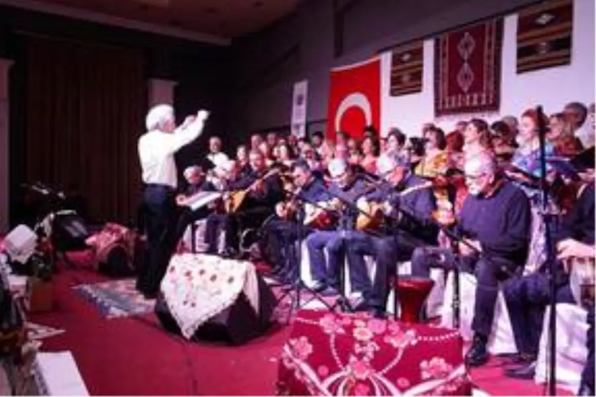 Ayvalık'ta öğretmenler konser verdi