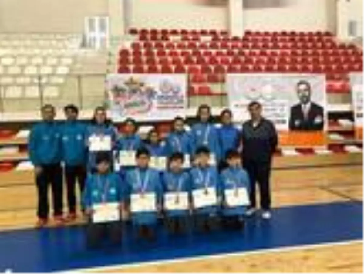 Badmintonda Malatya takımları derece elde etti
