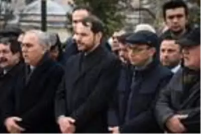 Bakan Albayrak İ.Ü. Cerrahpaşa Rektörünün annesinin cenaze törenine katıldı Bakan Albayrak İ.Ü. Cerrahpaşa Rektörünün annesinin cenaze törenine katıldı