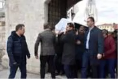 Bakan Albayrak İ.Ü. Cerrahpaşa Rektörünün annesinin cenaze törenine katıldı Bakan Albayrak İ.Ü. Cerrahpaşa Rektörünün annesinin cenaze törenine katıldı