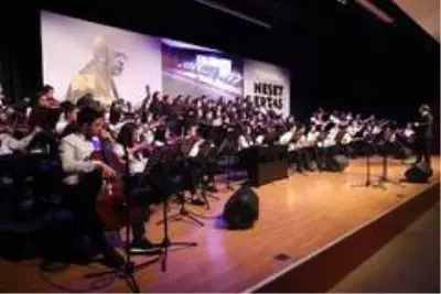 Başakşehirli öğrenciler, 'Bozkırın Tezenesi'ni andı Başakşehirli öğrenciler, 'Bozkırın Tezenesi'ni andı