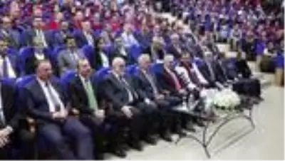 Binali Yıldırım'a fahri doktora ünvanı verildi Binali Yıldırım'a fahri doktora ünvanı verildi