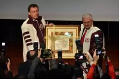 Binali Yıldırım'a Süleyman Demirel Üniversitesi'nden fahri doktora payesi Binali Yıldırım'a Süleyman Demirel Üniversitesi'nden fahri doktora payesi