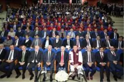 Binali Yıldırım'a Süleyman Demirel Üniversitesi'nden fahri doktora payesi Binali Yıldırım'a Süleyman Demirel Üniversitesi'nden fahri doktora payesi