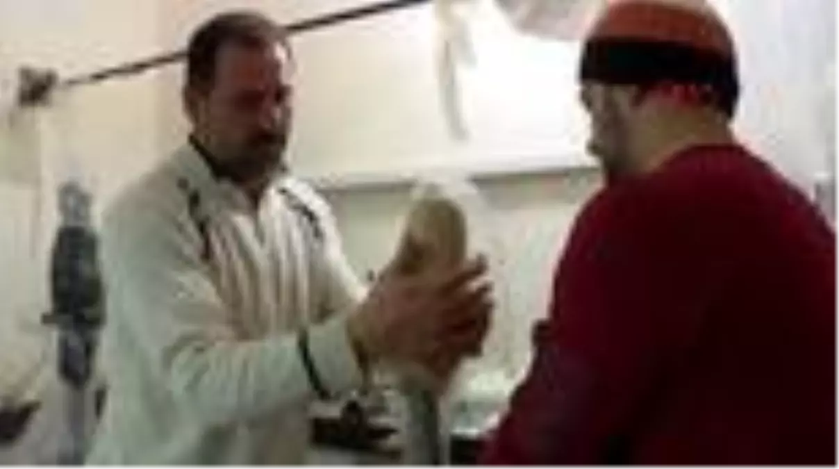 Bombardımanda bacağını kaybeden nur, protezine kavuştu