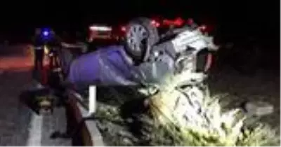 Denizli'nin Tavas ilçesinde yolcu otobüsü ile otomobilin çarpışmasında aynı aileden 3 kişi öldü