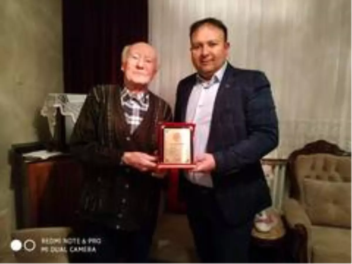 Esnaf Odası'ndan 50 yıllık emeğe şükran plaketi