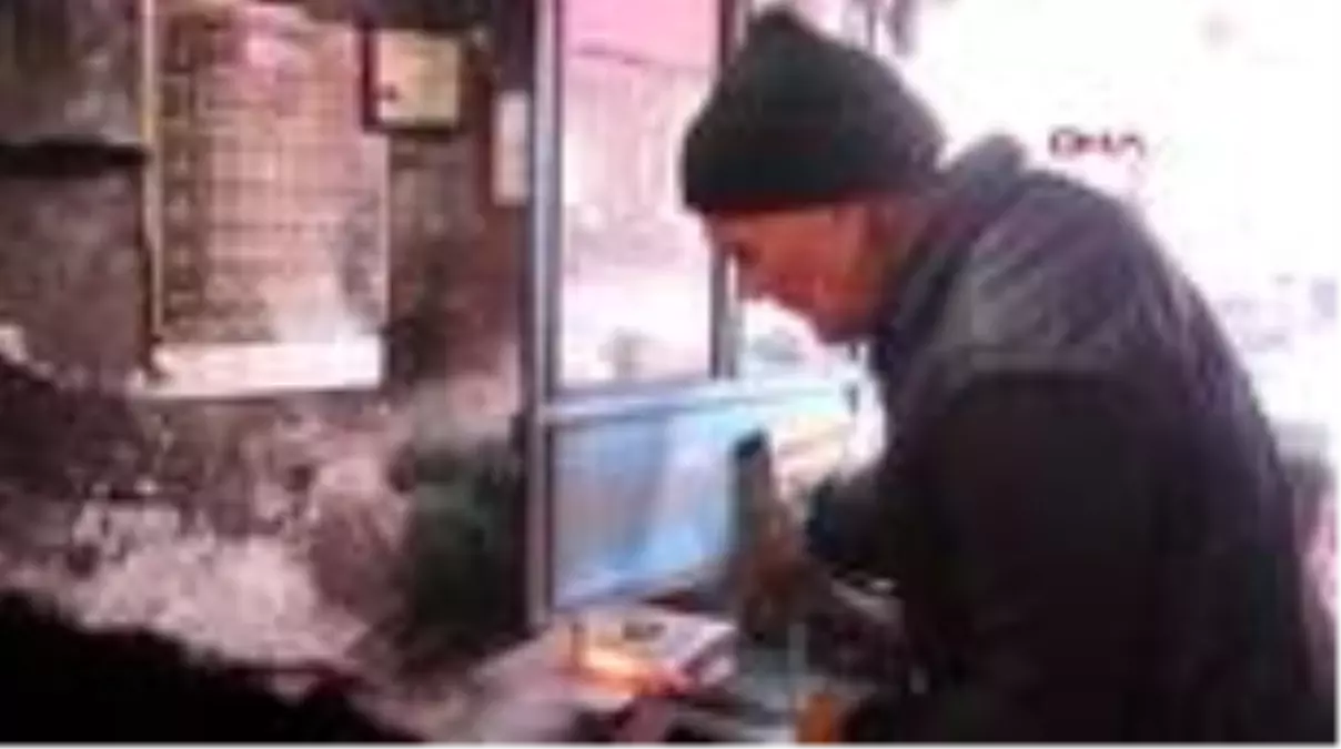 Isparta 50 yıllık demirci ustası: biz de bıraktık mı bu işi yapan kalmayacak