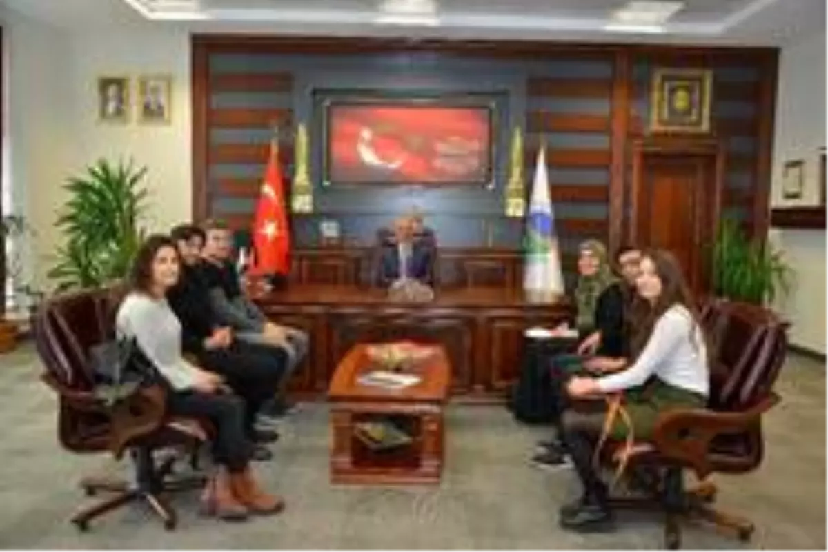 KAEÜ'si, öğrenci konseyi başkanı Rektör Vatan Karakaya'ya öğrencinin sorun ve talepleri anlattı