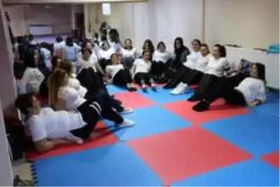 Spor ile yılda 60 kilo veriyorlar Spor ile yılda 60 kilo veriyorlar