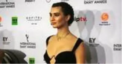 Tuba Büyüküstün'ün makyajsız fotoğrafına övgü dolu yorumlar yağdı