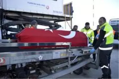 Almanya'daki ırkçı saldırıda hayatını kaybeden Gökhan Gültekin toprağa verildi