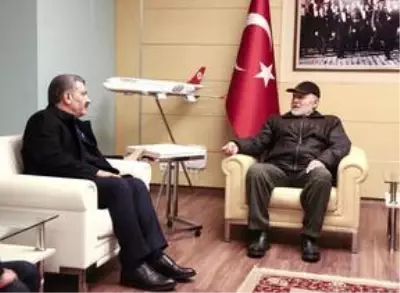 Almanya'daki ırkçı saldırıda ölen iki Türk vatandaşının cenazesi Türkiye'de Almanya'daki ırkçı saldırıda ölen iki Türk vatandaşının cenazesi Türkiye'de