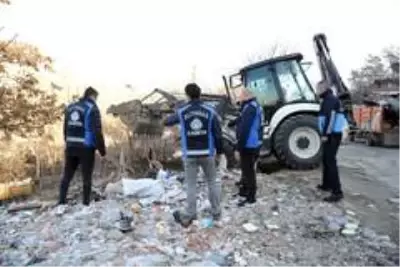 Altındağ'da kaçak hurdacılara denetim Altındağ'da kaçak hurdacılara denetim
