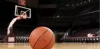 Arel Üniversitesi: Anadolu Efes - Frutti Extra Bursaspor karşılaşması 17 Mart'a ertelendi Arel Üniversitesi: Anadolu Efes - Frutti Extra Bursaspor karşılaşması 17 Mart'a ertelendi