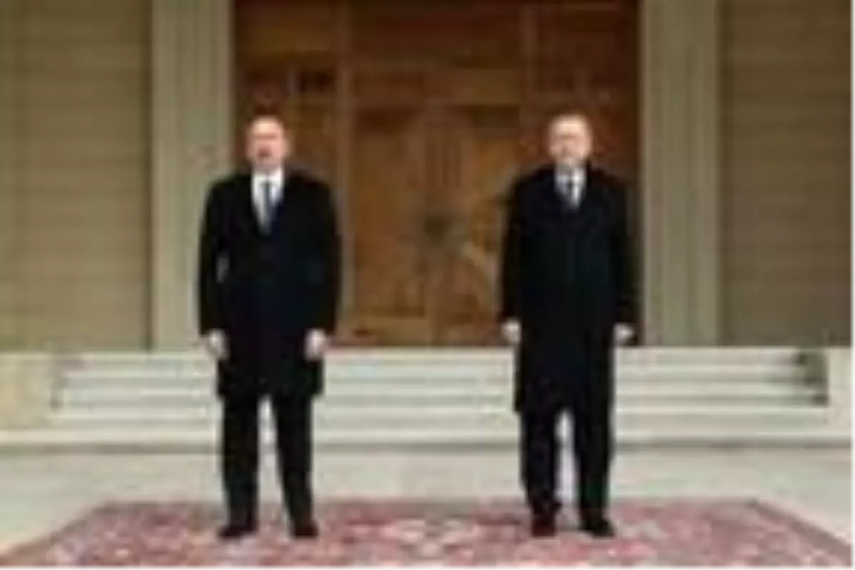 Cumhurbaşkanı Erdoğan, Azerbaycan'da resmi törenle karşılandı
