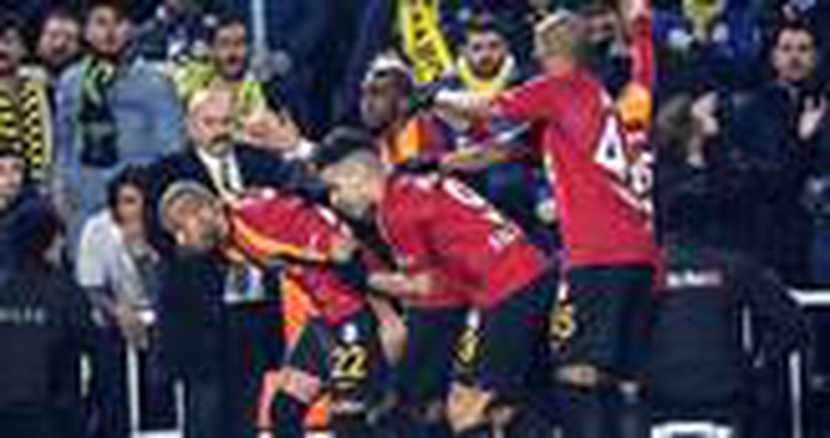 Galatasaraylı Marcao, derbi zaferini koluna kazıttı