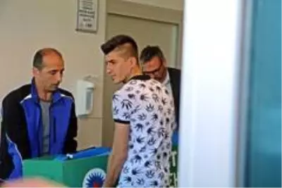Genç oğlunu trafik kazasında kaybeden öğretmenin son görevi Genç oğlunu trafik kazasında kaybeden öğretmenin son görevi