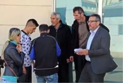 Genç oğlunu trafik kazasında kaybeden öğretmenin son görevi Genç oğlunu trafik kazasında kaybeden öğretmenin son görevi