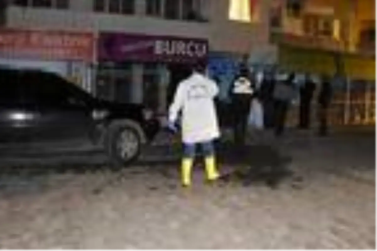 İzmir'de evde çıkan yangında bir kişi zehirlendi