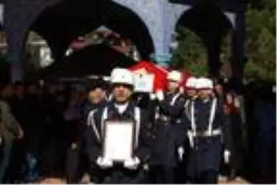 Kalp krizinden ölen uzman onbaşıya gözyaşlı veda