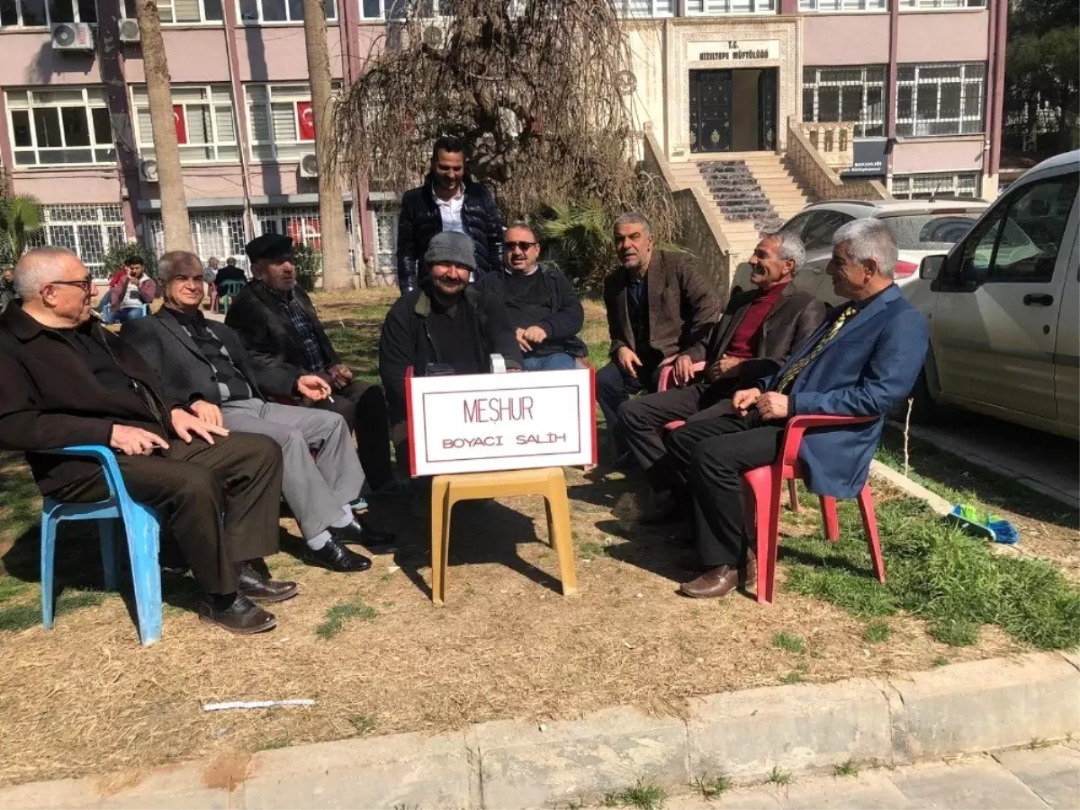 Kiziltepe Esnafi Ayakkabi Boyacisina Boya Sandigi Hediye Etti