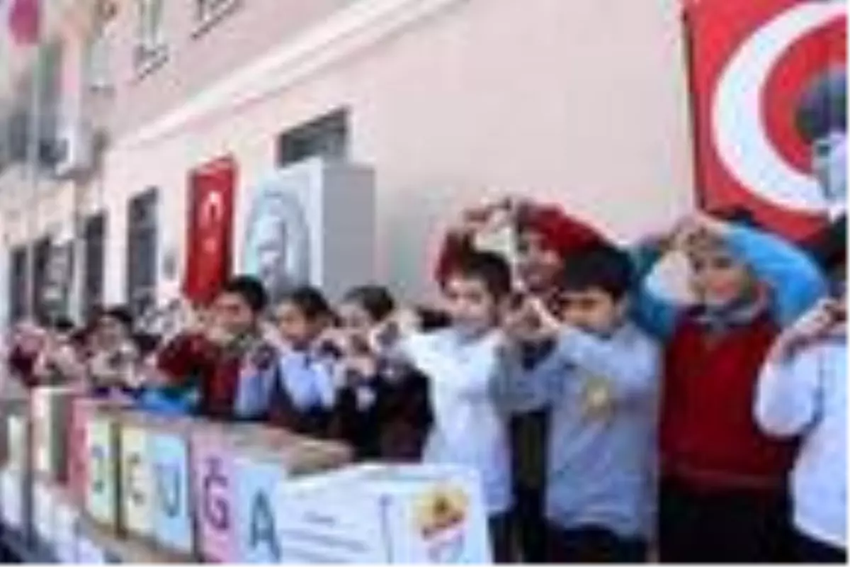 Minik kalplerden kocaman yardım