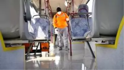 Trabzon'da belediye otobüsleri ilaçlanarak dezenfekte ediliyor Trabzon'da belediye otobüsleri ilaçlanarak dezenfekte ediliyor