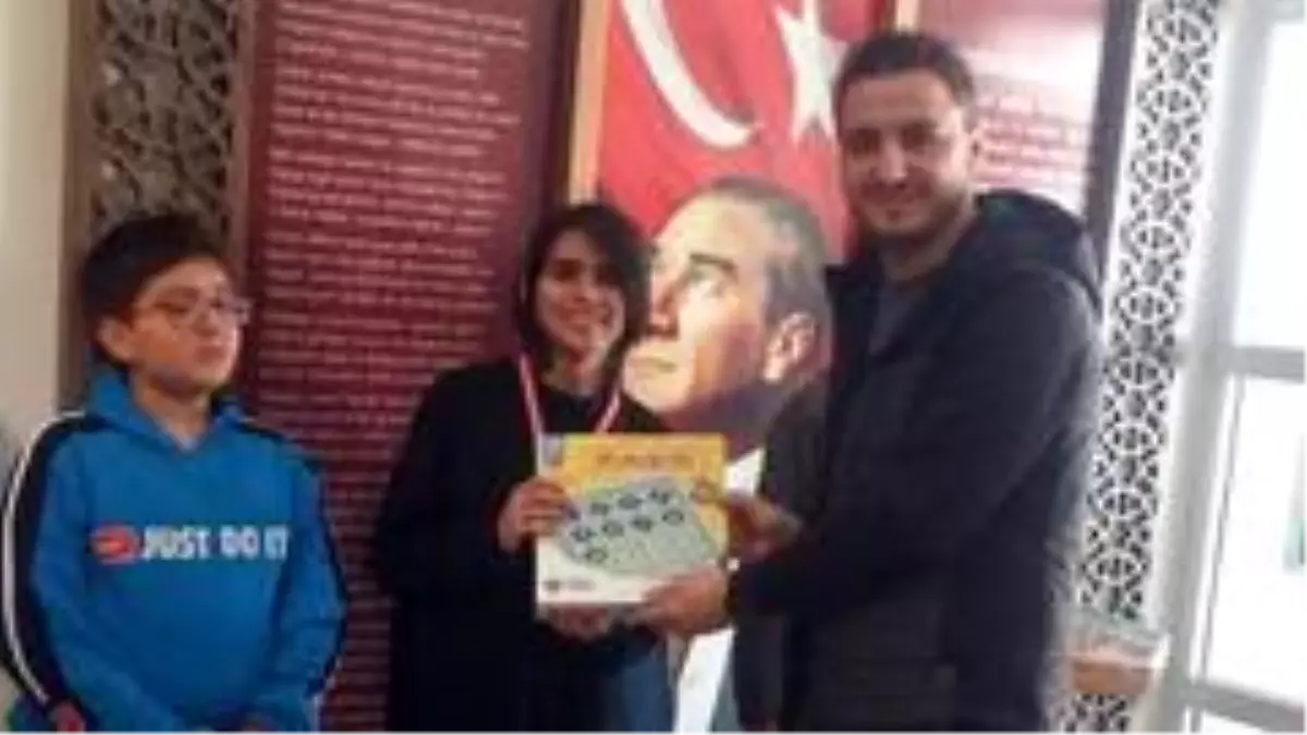 Zeka oyunlarında ikinci olan öğrenci ödüllendirildi
