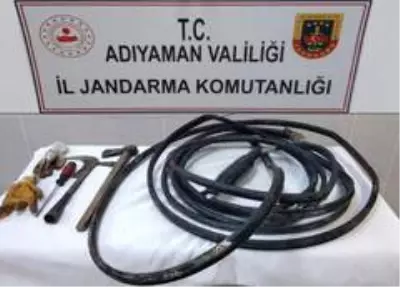 Besni'de suçüstü yakalanan kablo hırsızları tutuklandı Besni'de suçüstü yakalanan kablo hırsızları tutuklandı