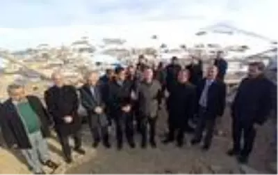 CHP heyeti Başkale deprem bölgesinde CHP heyeti Başkale deprem bölgesinde