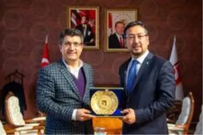 Doğu Türkistan Milli Meclisi Başkanı Tümtürk'ten 'Doğu Türkistan' konferansı Doğu Türkistan Milli Meclisi Başkanı Tümtürk'ten 'Doğu Türkistan' konferansı