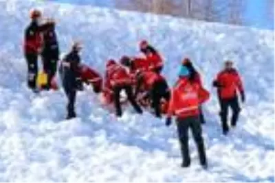 Erciyes'te çığ tatbikatı Erciyes'te çığ tatbikatı