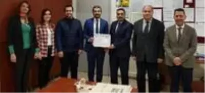 Furtuni ve İsak Pinhas Ortaokulu Sıfır Atık Belgesi aldı