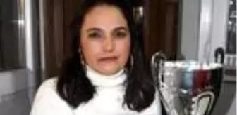 Demirköprü: İzmir futboluna kadın başkan! İki çocuk annesi Selma Kazanç kulüp başkanı oldu Demirköprü: İzmir futboluna kadın başkan! İki çocuk annesi Selma Kazanç kulüp başkanı oldu