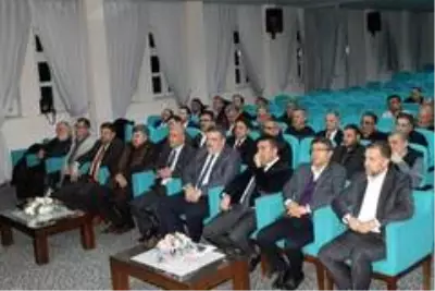Rektör Prof. Dr. Yusuf Tekin'den Eskişehir'de 'Yol Onun' konferansı Rektör Prof. Dr. Yusuf Tekin'den Eskişehir'de 'Yol Onun' konferansı