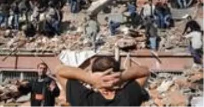 Son dakika: İran'daki depremin vurduğu Van'da can kaybı 10'a yükseldi