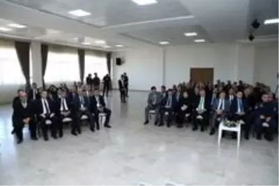 Vali Çakacak, Sivrihisar İlçesi muhtarlarının taleplerini dinledi