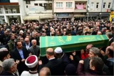 Bakan Soylu, Trabzon'da cenaze namazına katıldı Bakan Soylu, Trabzon'da cenaze namazına katıldı