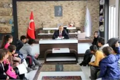 Başkan Öztürk çocuklara belediyeciliği anlattı