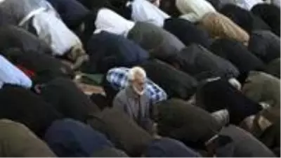 Covid-19'un ibadetlere etkisi: Koronavirüs endişesinin tırmandığı İran'da cuma namazı kılınmayacak Covid-19'un ibadetlere etkisi: Koronavirüs endişesinin tırmandığı İran'da cuma namazı kılınmayacak