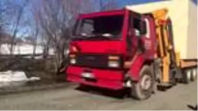 Elazığ'da jandarma konteyner taşımaya devam ediyor
