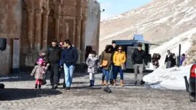 İshak Paşa Sarayı'nda kış güzelliği yaşanıyor İshak Paşa Sarayı'nda kış güzelliği yaşanıyor