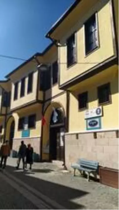 Kütahyalı sanatçılar Atatürk'ün doğduğu evde sergi açacak Kütahyalı sanatçılar Atatürk'ün doğduğu evde sergi açacak