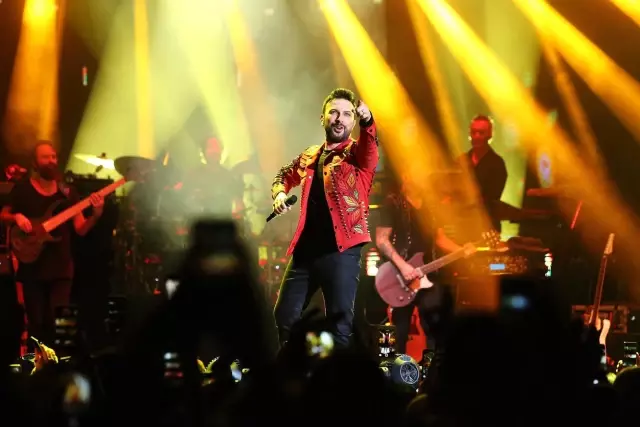 Megastar Tarkan'dan kazasız kul olmaz'a Megastar Tarkan'dan kazasız kul olmaz'a