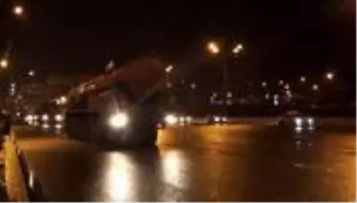 Rusya kıtalararası Yars Balistik Füzesi'ni otoyolda yürüttü