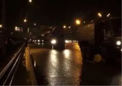 Rusya kıtalararası Yars Balistik Füzesi'ni otoyolda yürüttü