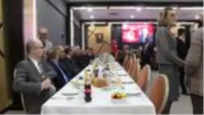 Sanayi ve Teknoloji Bakanı Varank, Kütahya'da sanayicilerle bir araya geldi Sanayi ve Teknoloji Bakanı Varank, Kütahya'da sanayicilerle bir araya geldi