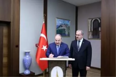 Sanayi ve Teknoloji Bakanı Varank, Kütahya'da sanayicilerle bir araya geldi Açıklaması Sanayi ve Teknoloji Bakanı Varank, Kütahya'da sanayicilerle bir araya geldi Açıklaması