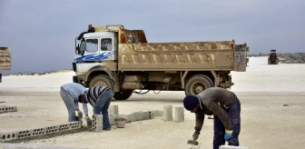 Suriye'de kalıcı briket ev yapım çalışmaları devam ediyor